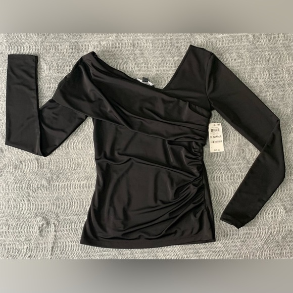 3/$30 I.N.C Long-Sleeve Asymmetric
Ruched Shirt XS NWT
INC International Concept - Picture 1 of 12